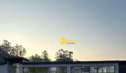 Casa com 4 dormitórios, com piscina