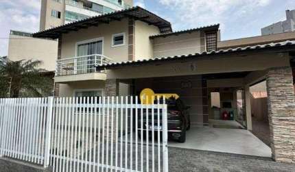 Casa a venda no centro de Itajai