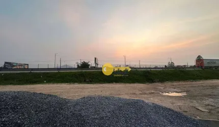 Amplo terreno com 1.760 m² - Ideal para Galpões e comércio. Carvalho - Itajaí/SC