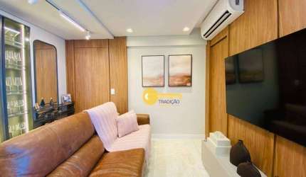 Apartamento com 3 dormitórios mobiliado