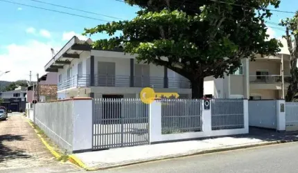 Sobrado Frente Mar com 5 suítes na Penha