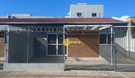 ALUGUEL R$ 4.500/Mês + Taxas - Casa com 2 dormitórios sendo 1 Suíte para alugar, 96 m² - Fazenda - Itajaí/SC