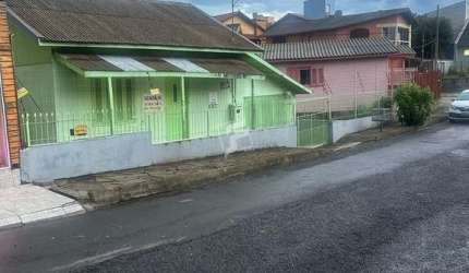 Casa com 3 quartos à venda na Rua Angelo Colombo, 3294, Pioneiro, Caxias do Sul, 65 m2 por R$ 290.000