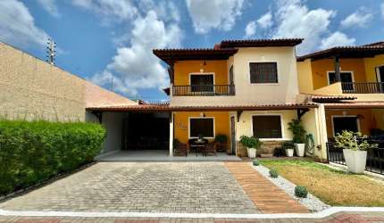 CA 1641 Casa 180m², Em Condomínio,  3 Suites  Toda Projetada, Climatizada, Lavabo,  Deck e Churrasq. Privativo, 4 Vagas