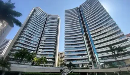 Cobertura 518m², Vista Mar, 4 Suites Andar alto, + Gabinete,  Moveis Projetados, 5 Vagas,  Próximo Da Beira Mar