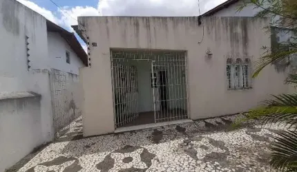 Casa à venda - Três Quartos - Área 300m² - Brasília - Feira de Santana - BA