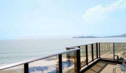 COBERTURA DUPLEX MOBILIADA COM PISCINA PRIVATIVA FRENTE MAR EM PENHA/SC