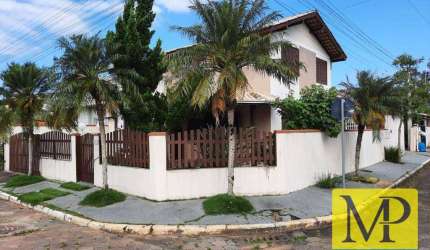 Sobrado com 3 dormitórios à venda, 180 m² por R$ 850.000 - Centro - Balneário Piçarras/SC