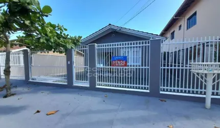 Casa a venda na Meia Praia, Navegantes, SC