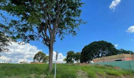 TERRENO COM 517M² NA CHACARA DOS PODERES