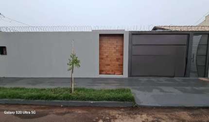 Ampla casa no Jardim Panamá