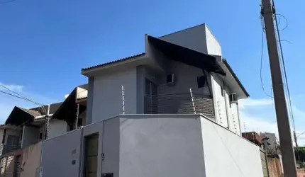 Lindo sobrado de esquina na Vila Planalto
