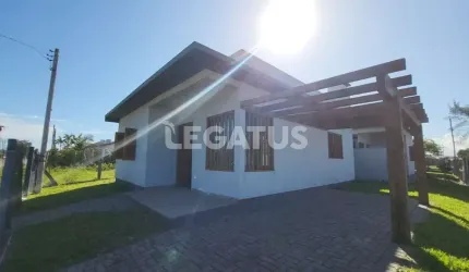 Casa com 2 quartos à venda na Avenida Interbalneários, 785, Rainha do Mar, Xangri-Lá por R$ 500.000
