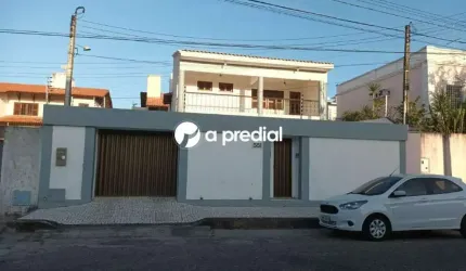 Excelente duplex com 228m² construída, (12x25) sendo 3 suítes com varandas, suíte máster com closet