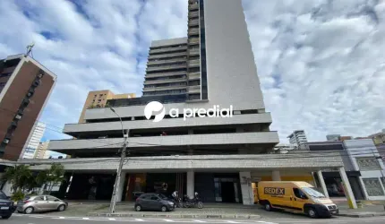 Sala com banheiro, em localização privilegiada
