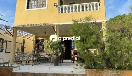 Casa Espaçosa em Dois Andares - Seu Refúgio de Conforto e Elegância!
