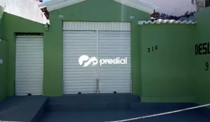 Loja com lavabo, a poucos metros do Extra supermercado.