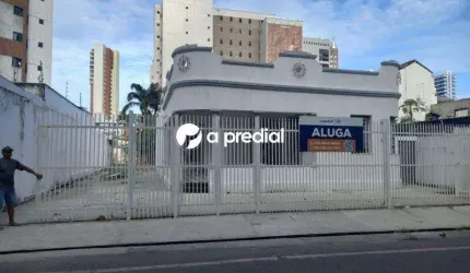 Imóvel com excelente localização, meia quadra da Av. Santos Dumont, vizinho ao Cartório.