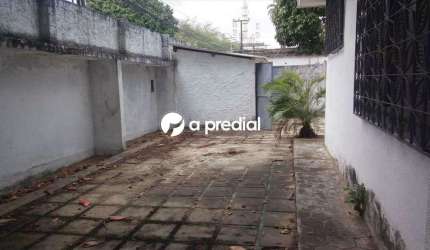 Casa comercial, carência a negociar para reforma.