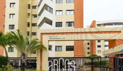 Apartamento no Residencial Gran Farol, no Bairro Coroa do Meio, 4 quartos