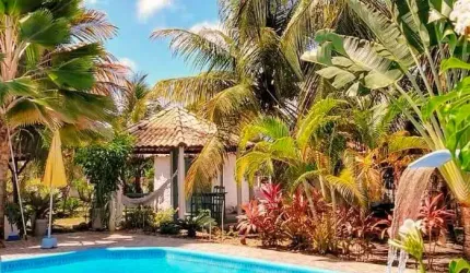 Chácara na Caueira, com 3.275m² totais, 5 quartos, piscina e churrasqueira