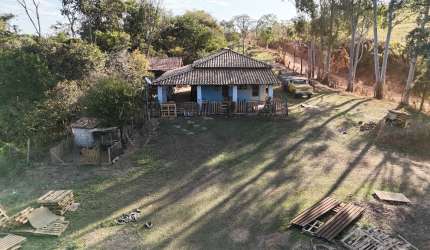 Lindo sítio para morar a venda em Jacutinga-MG