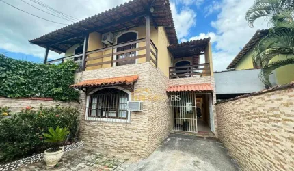 Excelente casa duplex meio lote com 3 quartos, área gourmet, piscina e churrasqueira à venda, 161 m² - Centro/Village Sol e Mar-Rio das Ostras/RJ