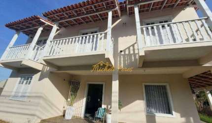 Excelente casa duplex em terreno inteiro, de frente para pista e próximo da praia do Centro, com 5 quartos para alugar,180 m²-Centro-Rio das Ostras/RJ