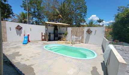 Proprietade de 800m2, com pes frutiferos, criação de galinhas de granja, peixes, com piscina, área gourmet/ canta galo/ Rio das Ostras/ RJ