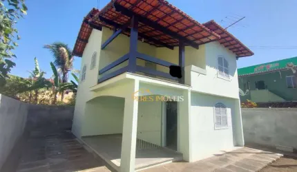 Casa com ótima oprtunidade de locação, com 03 quartos, garagem para 02 carros, centro de Rio das Ostras/ RJ.