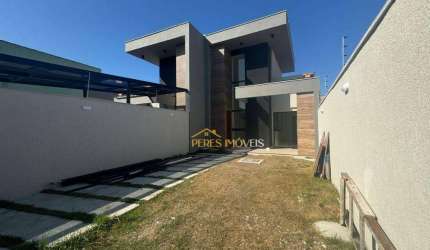 Casa de Alto Padrão com 3 Suites à venda no Centro de Rio das Ostras, com 108 m² por R$ 720.000