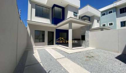 MORE A 50 METROS DA PRAIA em Casa de Alto Padrão com 3 Suites à venda, por R$ 790.000 em Costazul