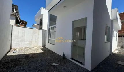 Casa linear com 2 quartos à venda, próximo da rodovia, 65 m² - Extensão Serramar - Rio das Ostras/RJ