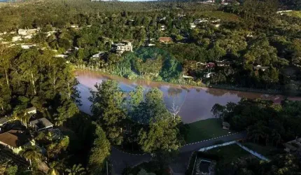 Terreno em condomínio fechado à venda na Rua dos Ipês, Colonial Village (Caucaia do Alto), Cotia por R$ 500.000