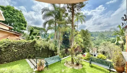 Casa integrada à venda na Granja Viana miolo, 4dorm, 2suítes