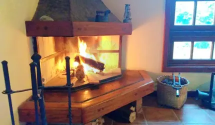 Casa com Terreno Amplo, Gourmet e Piscina na Granja Viana