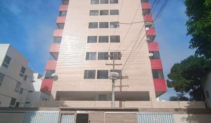 Apartamento com aproximadamente 95m2, 3 Quartos sendo 1 Suíte, com piscina!