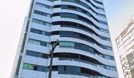 Apartamento com 180m2, 4 Quartos sendo 3 Suítes, 3 Vagas!