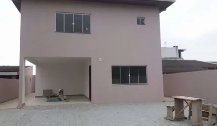 Casa á venda em Camboriú