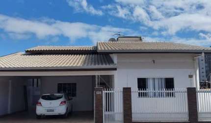 Casa à venda no bairro Tabuleiro- Camboriú
