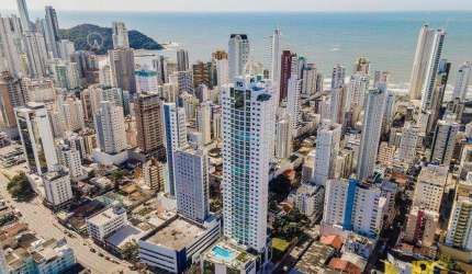 Apartamento no Edifício Falcon Tower – Sofisticação e Conforto no Centro de Balneário Camboriú