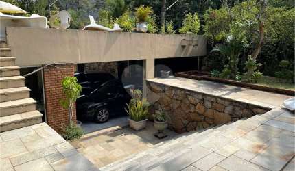 Casa com 4 quartos à venda em Caxingui - SP