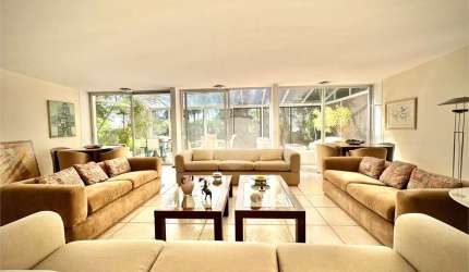Casa térrea com 6 quartos à venda em Jardim Guedala - SP
