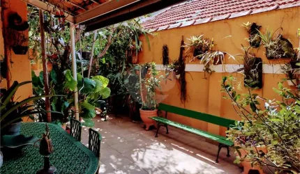 Casa com 4 quartos à venda em Cambuci - SP