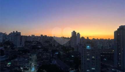 Apartamento com 3 quartos à venda em Cambuci - SP