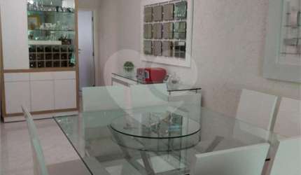 Casa com 3 quartos à venda em Vila Albertina - SP