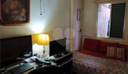 Casa com 4 quartos à venda em Cambuci - SP