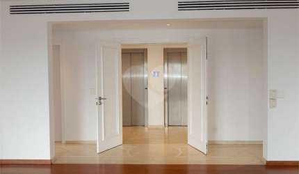 Apartamento com 4 quartos à venda em Moema - SP
