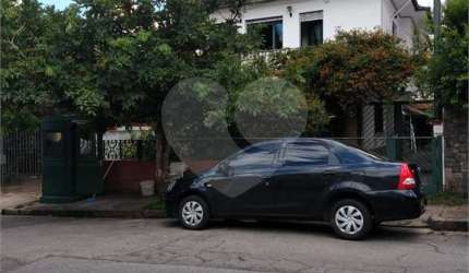 Sobrado com 4 quartos à venda em Sumaré - SP