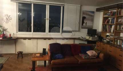Apartamento com 3 quartos à venda ou para locação em Cerqueira César - SP